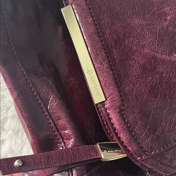 B Makowsky cranberry wine glazed leather Shoulder Bag with gold detail - Picture 16 of 16